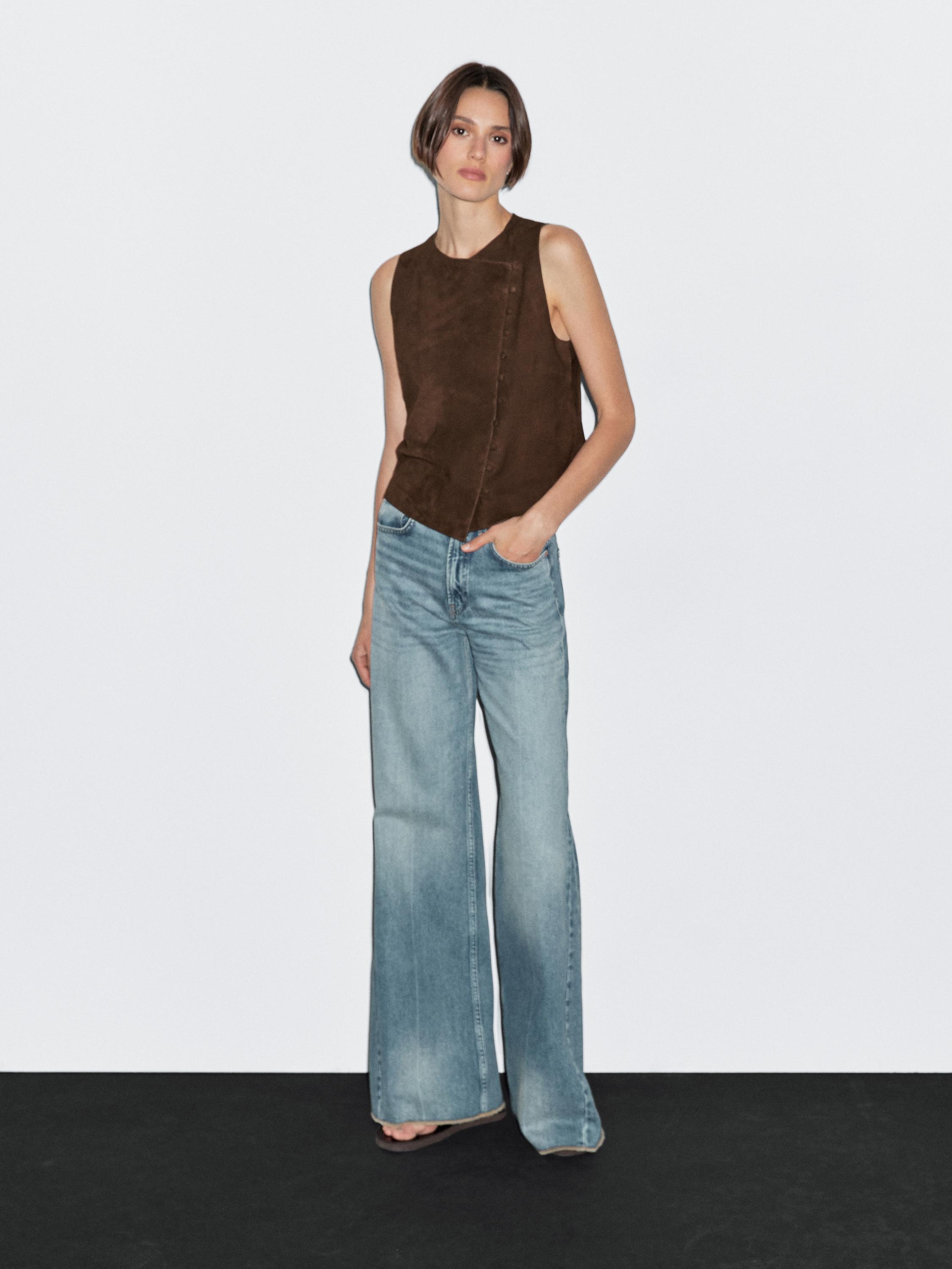 Short suede leather waistcoat with buttons